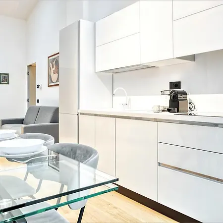 Apartment Winter Garden - Isola - Via Pastrengo *